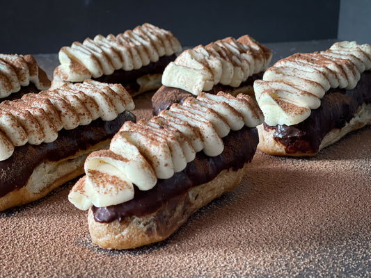 Eclair de Triple Chocolate